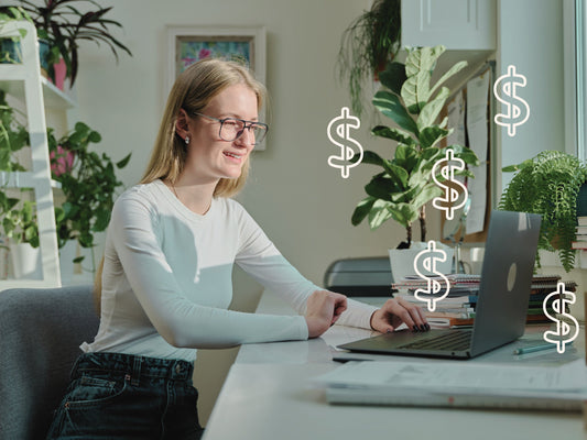 Woman selling digital products on Etsy and Shopify to make passive income